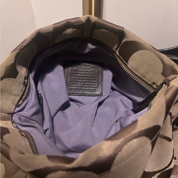 Coach - Picture 4 of 5